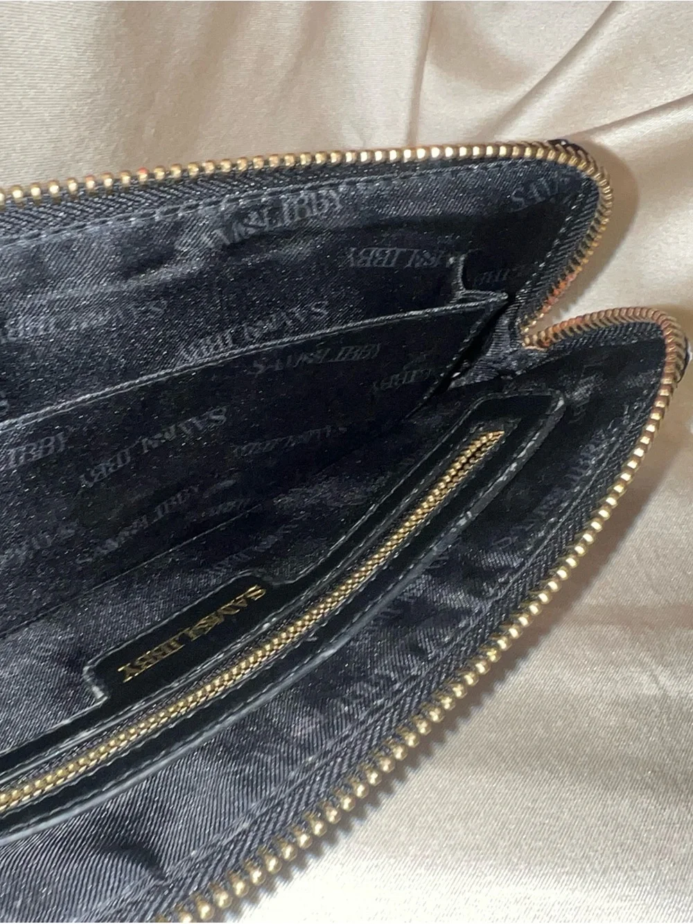 Black & White Patterned Women's Zip Clutch Sam& Libby